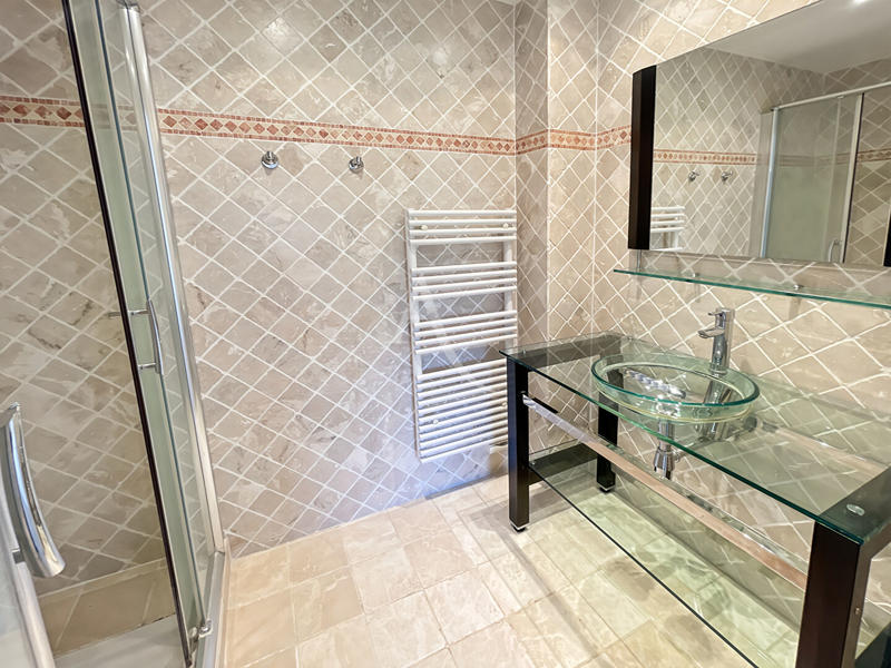 Appartement - 96 m² - 3 pièces