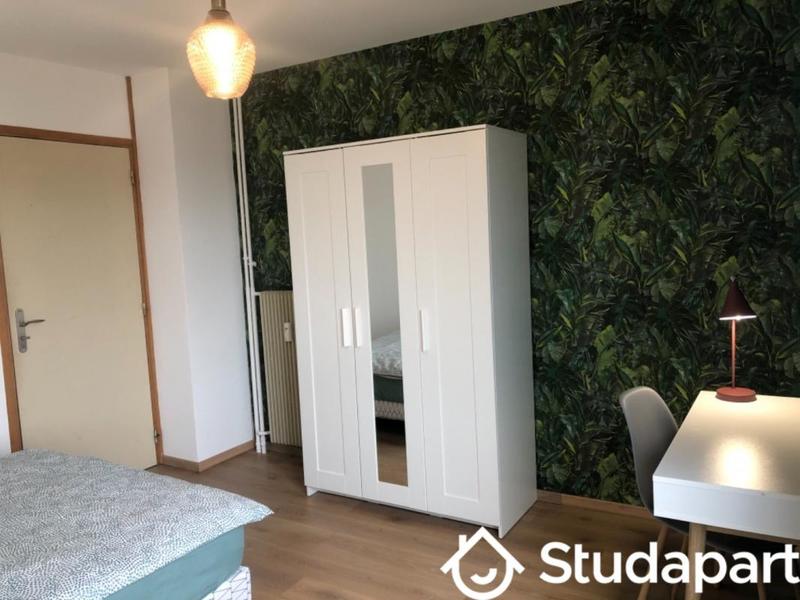 Chambre - 11 m² - 1 pièce