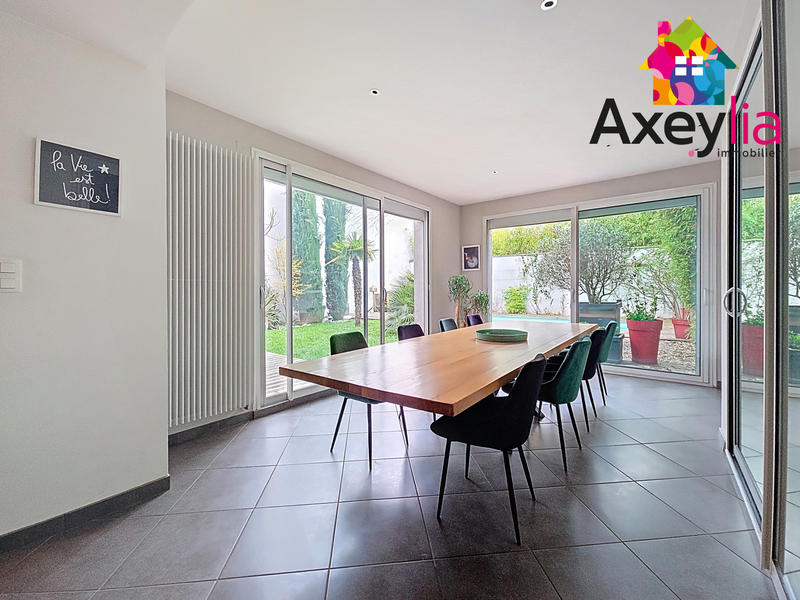 Maison - 207 m² - 6 pièces