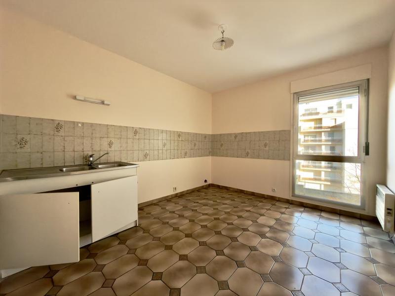 Appartement ancien - 92 m² - 4 pièces