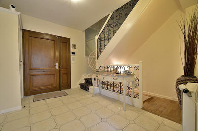 Maison - 200 m² - 8 pièces