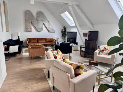 Maison traditionnelle - 291 m² - 8 pièces