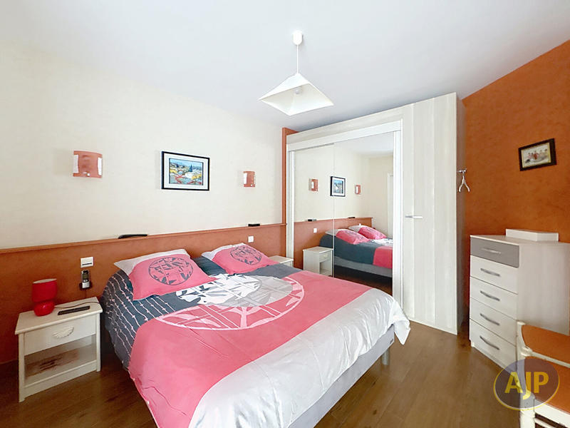 Maison - 205 m² - 8 pièces