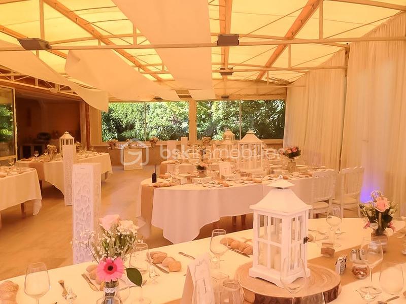 Demeure - 1 500 m² - 25 pièces