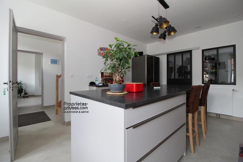 Maison - 140 m² - 5 pièces