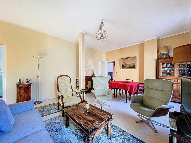 Appartement - 90 m² - 4 pièces