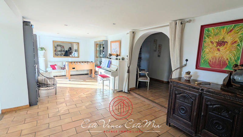 Maison - 272 m² - 9 pièces