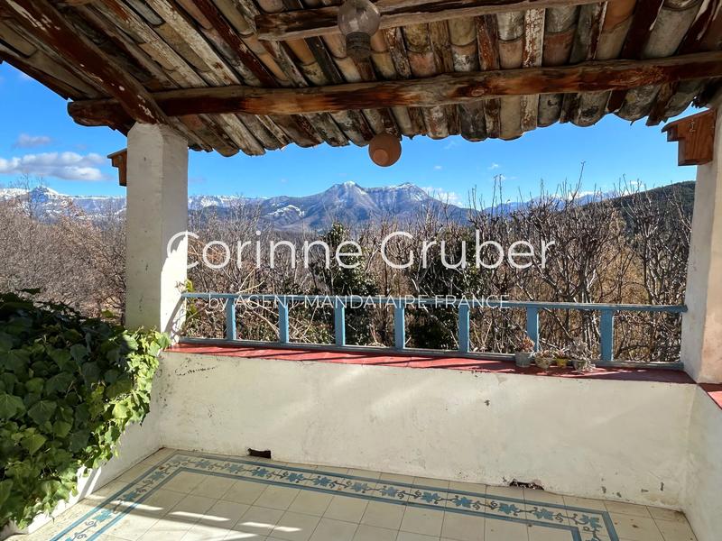 Maison - 335 m² - 13 pièces