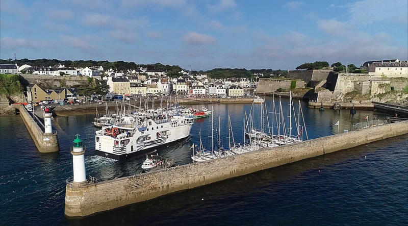 Maison - 310 m² - 14 pièces