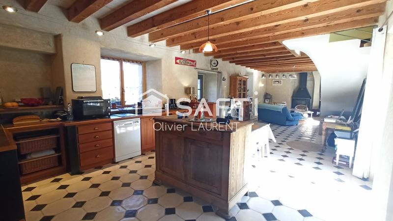 Maison - 215 m² - 9 pièces