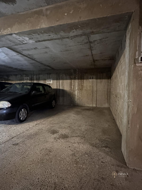 Parking / Garage - 4 m²