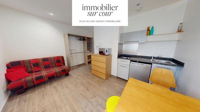 Local d'activité / Entrepôt - 326 m² - 20 pièces