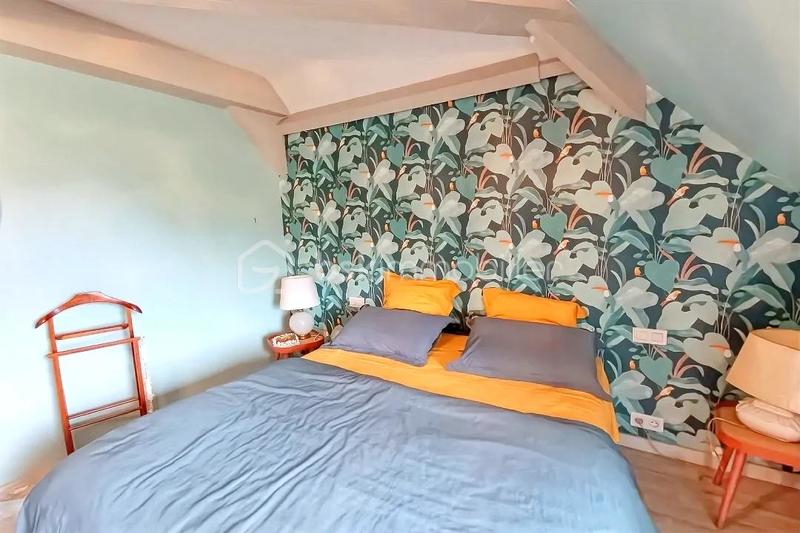 Maison - 225 m² - 8 pièces