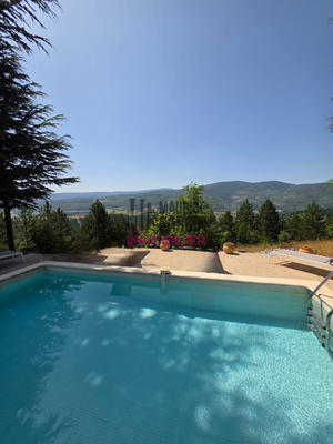 Maison - 183 m² - 5 pièces