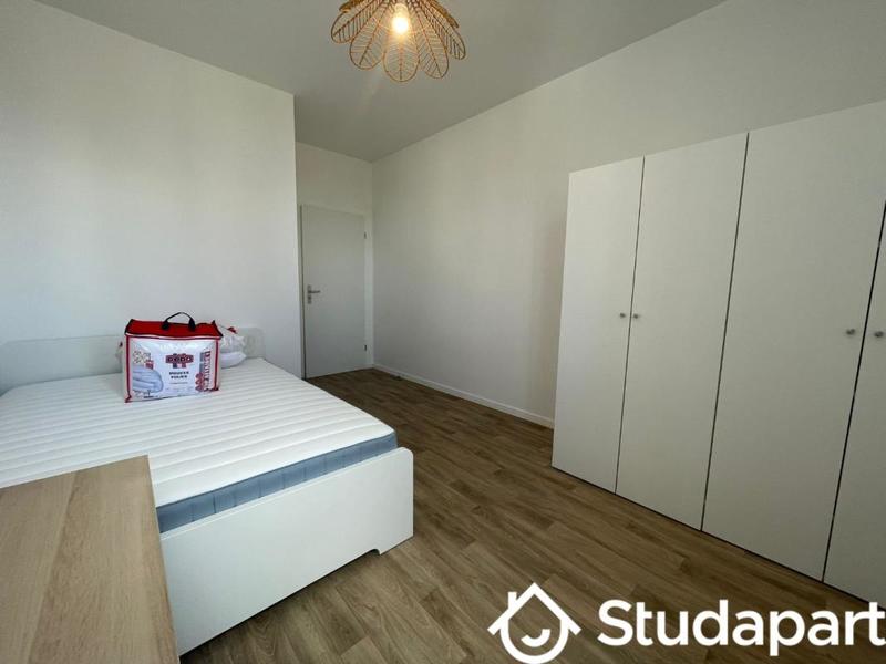 Chambre - 13 m² - 1 pièce