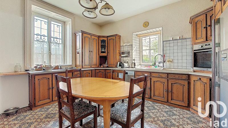 Château - 677 m² - 21 pièces