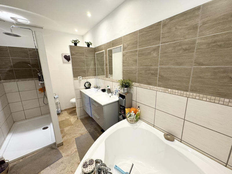 Villa - 270 m² - 10 pièces