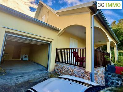 Maison - 90 m² - 8 pièces