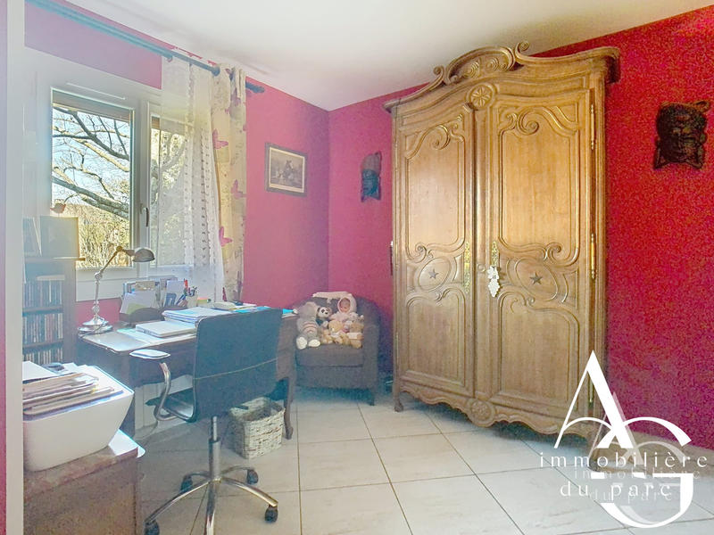 Maison - 137 m² - 6 pièces