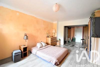 Maison - 212 m² - 5 pièces