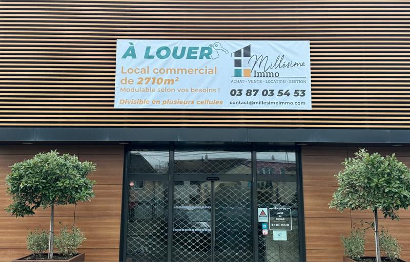 Local commercial - 2 710 m²