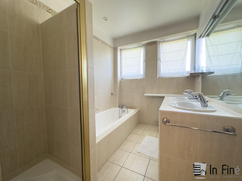 Appartement - 143 m² - 5 pièces