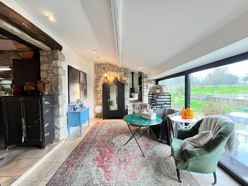 Maison - 360 m² - 7 pièces