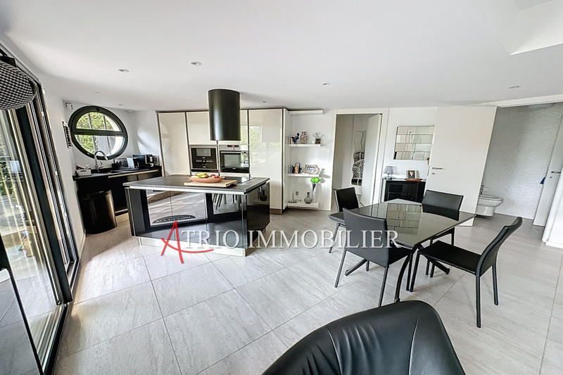 Appartement - 92 m² - 4 pièces