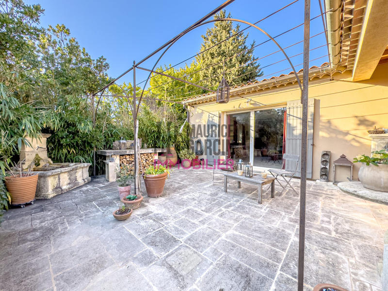 Maison traditionnelle - 180 m² - 8 pièces