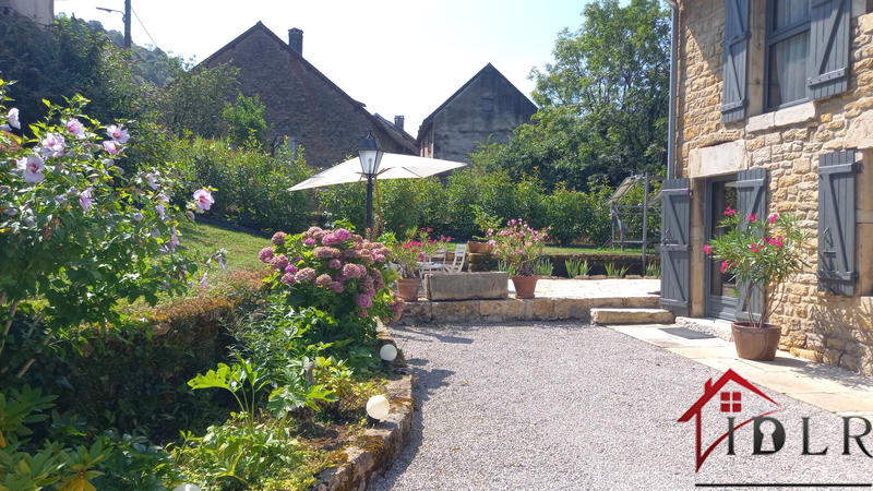 Maison - 240 m² - 9 pièces