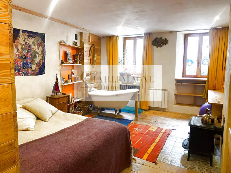 Appartement - 146 m² - 6 pièces