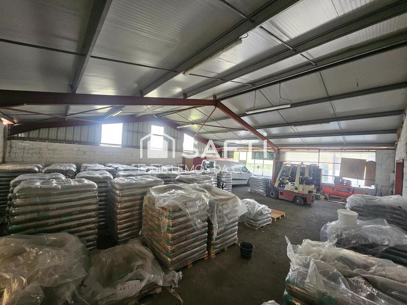 Local commercial - 135 m² - 10 pièces