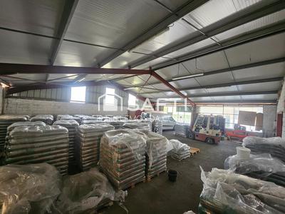 Local commercial - 135 m² - 10 pièces