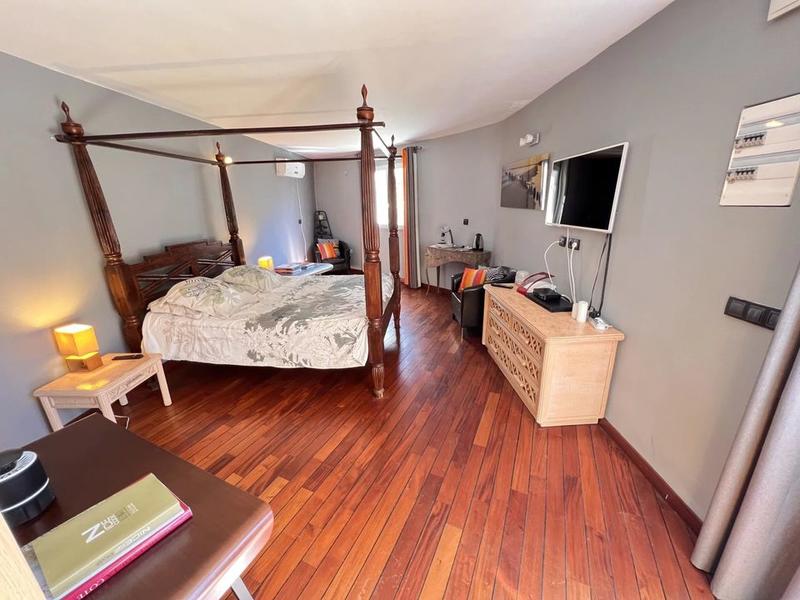 Villa - 500 m² - 6 pièces