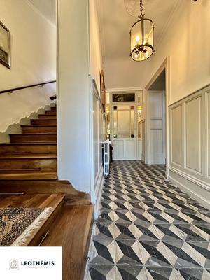 Maison - 362 m² - 14 pièces