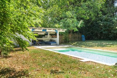 Propriété - 406 m² - 9 pièces