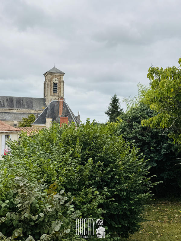 Maison - 482 m² - 11 pièces