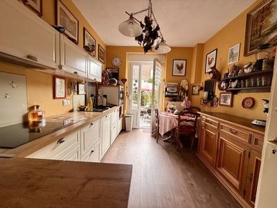 Maison de maîtres - 252 m² - 11 pièces