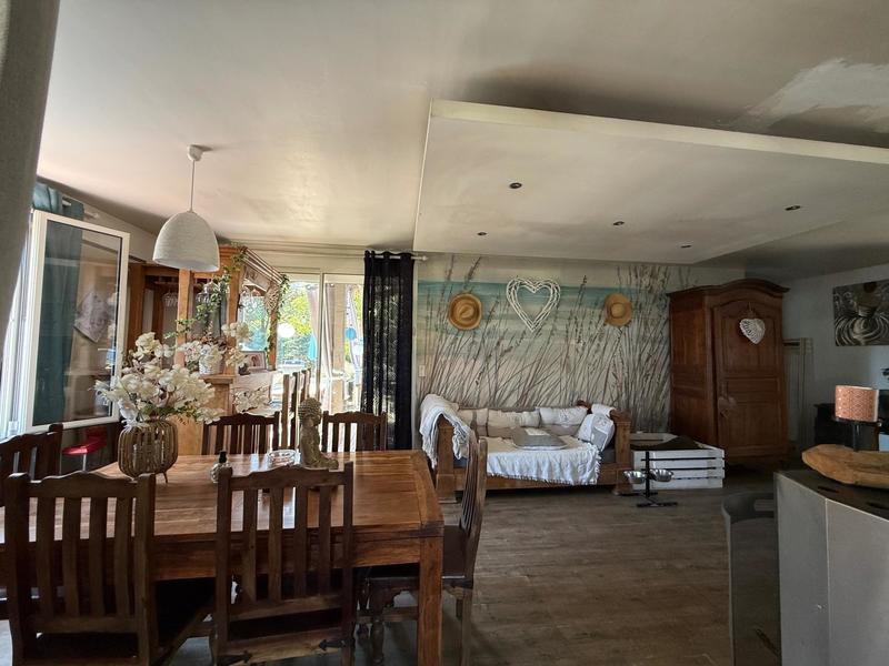 Maison - 200 m² - 6 pièces