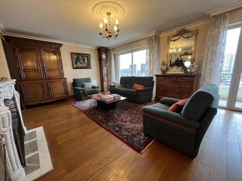 Appartement - 116 m² - 6 pièces