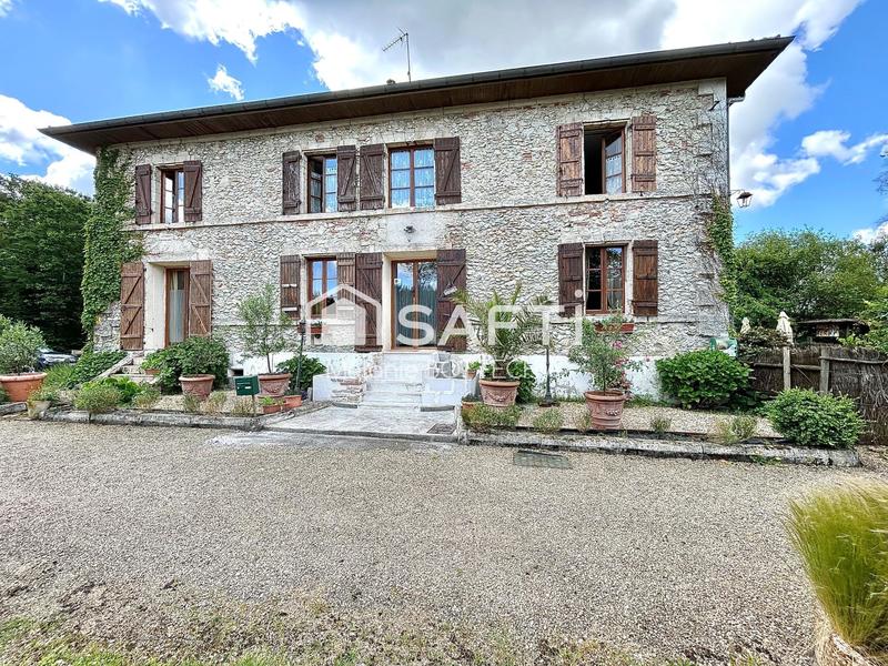 Maison - 264 m² - 10 pièces