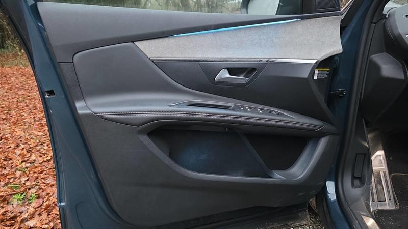 Peugeot 3008 1.2 Hybrid 136 e-Dcs6 Gt - Première main Automatique