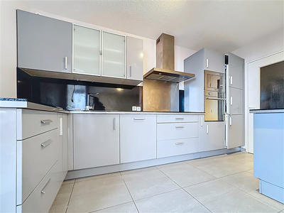Appartement - 98 m² - 5 pièces