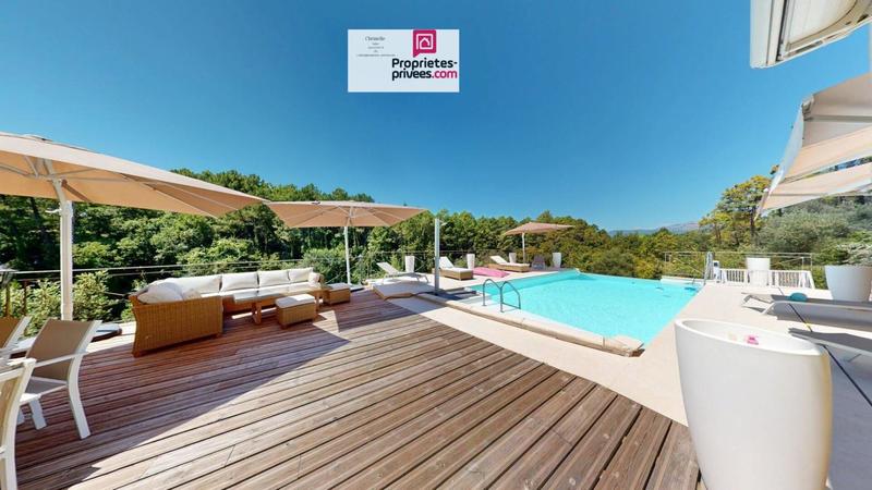 Maison - 140 m² - 5 pièces