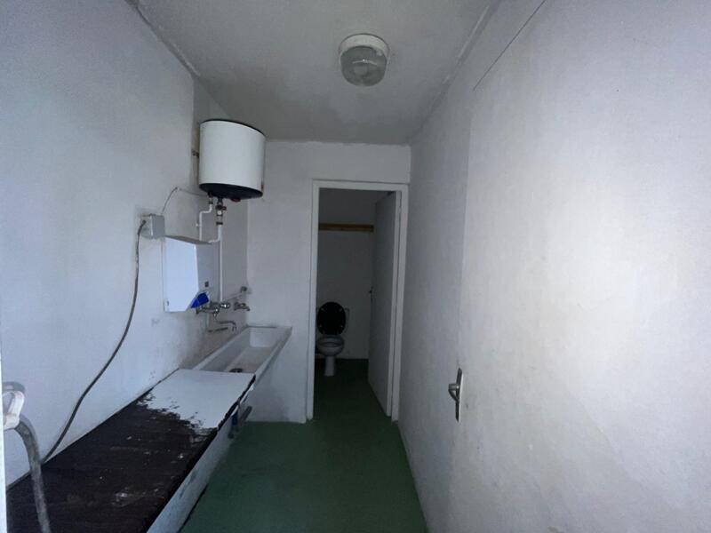 Local d'activités - 216 m²