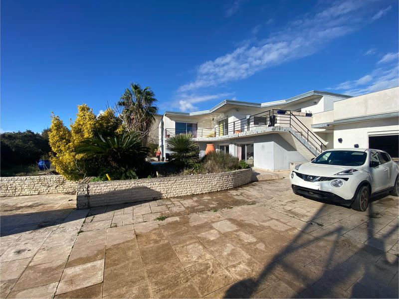 Villa - 370 m² - 8 pièces