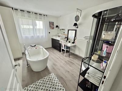 Maison - 144 m² - 6 pièces