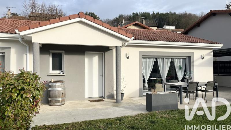 Maison - 96 m² - 5 pièces