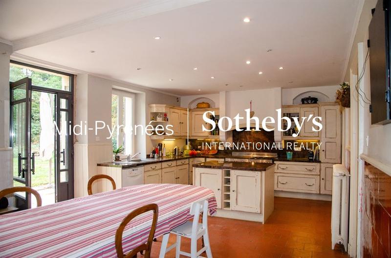 Maison de maîtres - 510 m² - 20 pièces