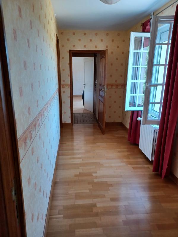 Propriété - 6 400 m² - 5 pièces